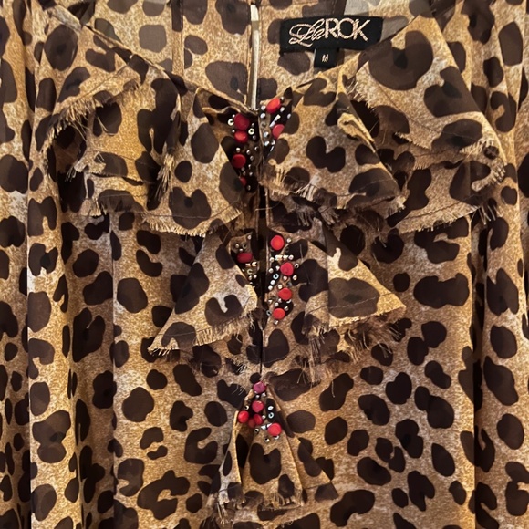 LaROK Leopard Embellished Ruffled V Neckline Tunic - Size M - Picture 4 of 12